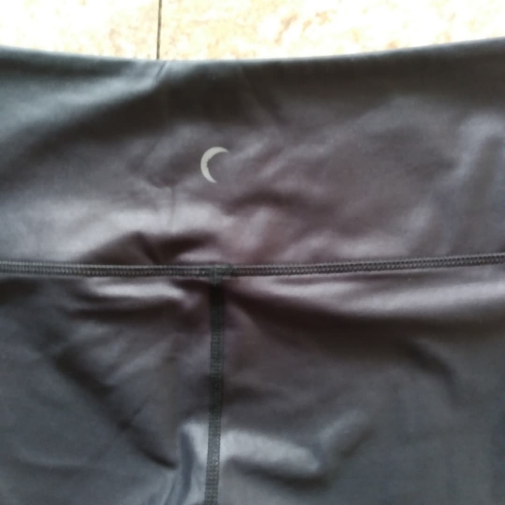 ZYIA Active Light N Tight Black Metallic High Rise leggings, size 8-10 - Picture 5 of 8